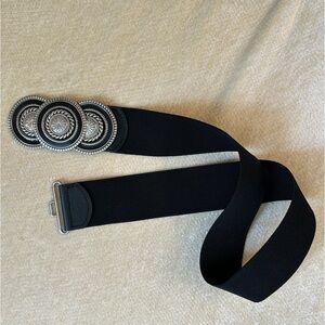 Macy’s 3-Medallion Platinum Buckle (Belt), size M with stretchy, black band.